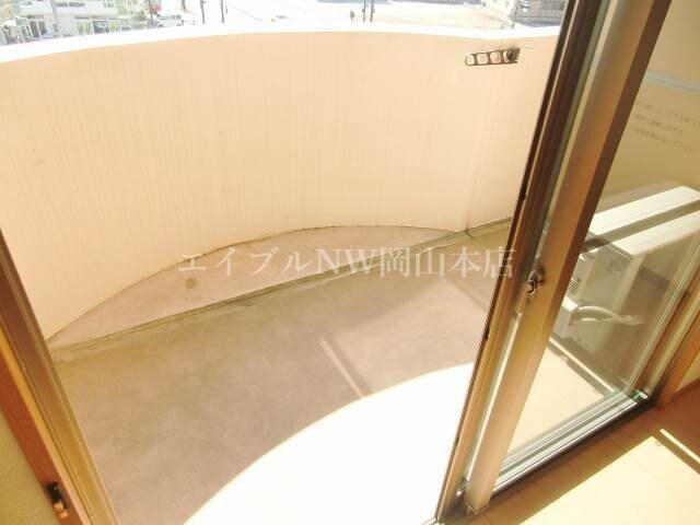 バルコニーも広々としています シオン北長瀬