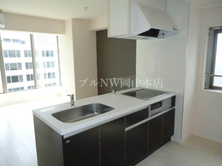 キッチン アルストロメリア