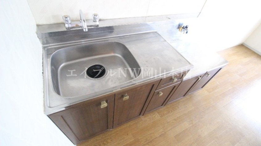  ニューハウジング