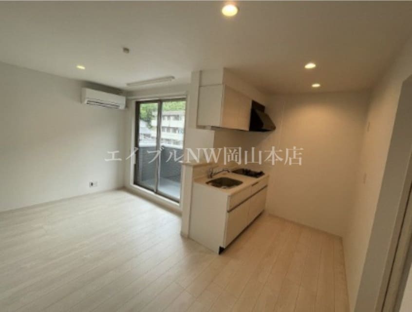  REGALEST 西崎本町