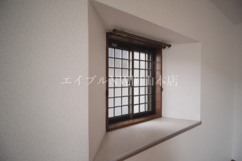 出窓 ラ・アージュ