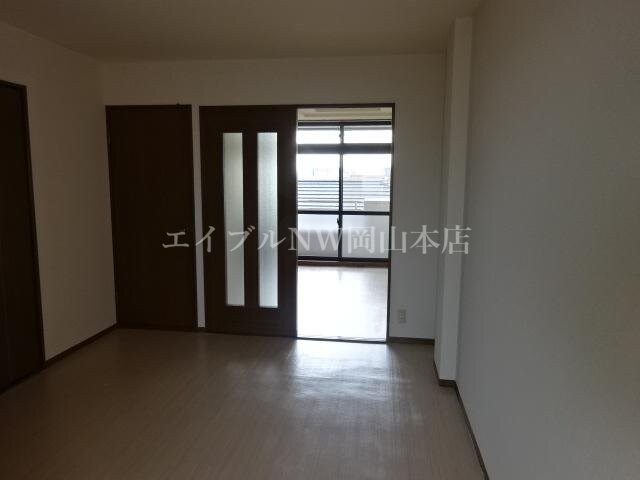 リビング ファインヴィーブル参番館