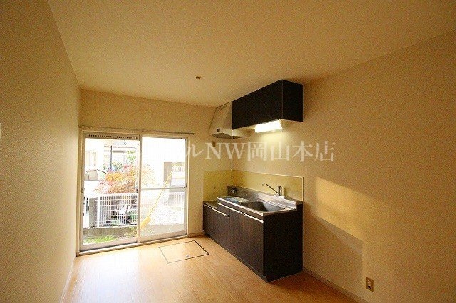  ヒューマンズライフ西市