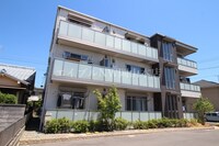 シャーメゾンガーデンズ上中野