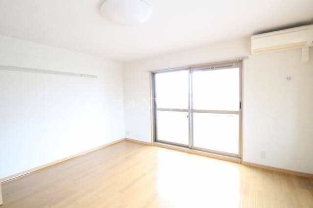 リビング 東古松S－1ビル