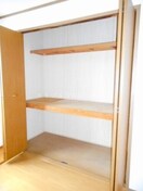  ファミール彦崎