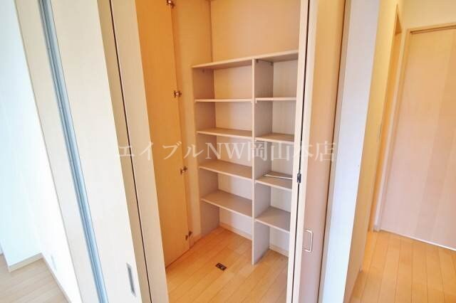 廊下収納 サンクレバリーF