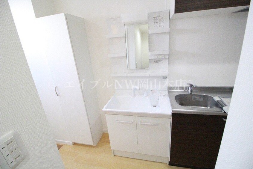  フルーリー中撫川　B棟