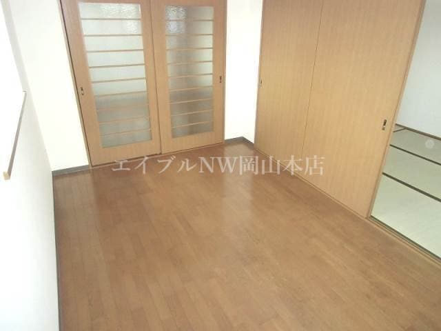 洋室 レジデンス山地