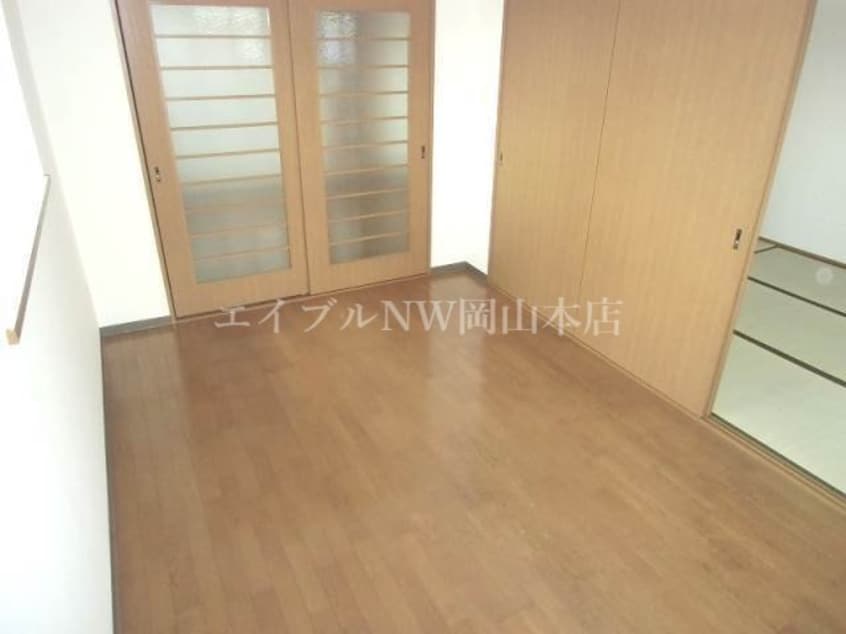 洋室 レジデンス山地