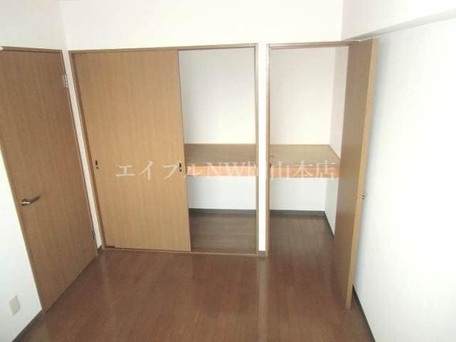 洋室 レジデンス山地