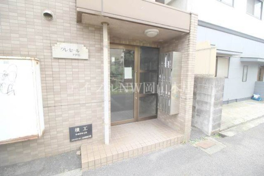 エントランス クレセール下伊福