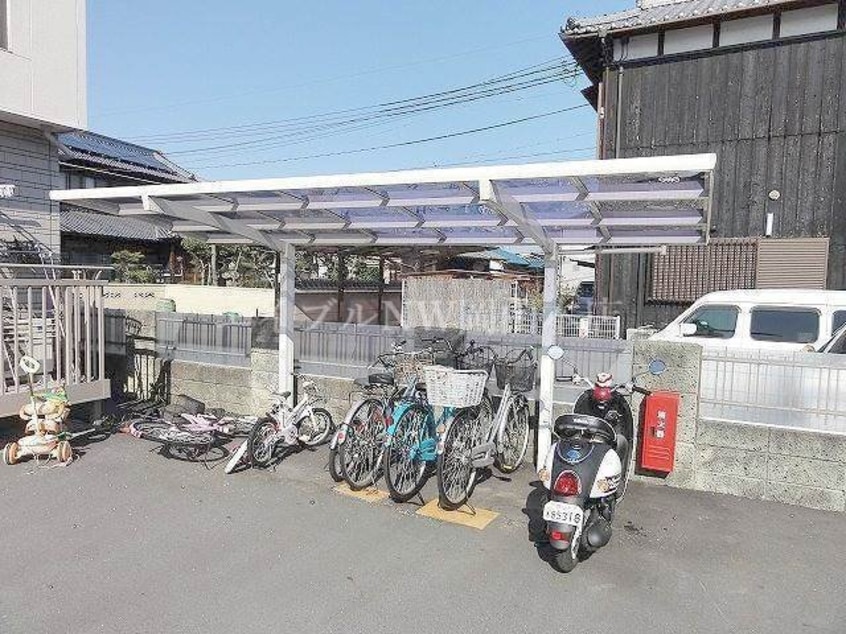 駐輪場 ロッコレジデンス