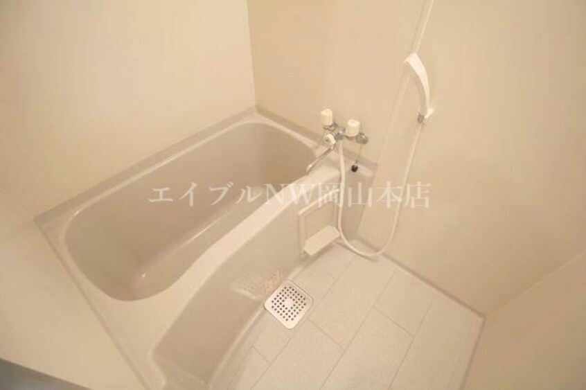  アンブシュール京橋