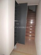 玄関 ファーストコートＢ