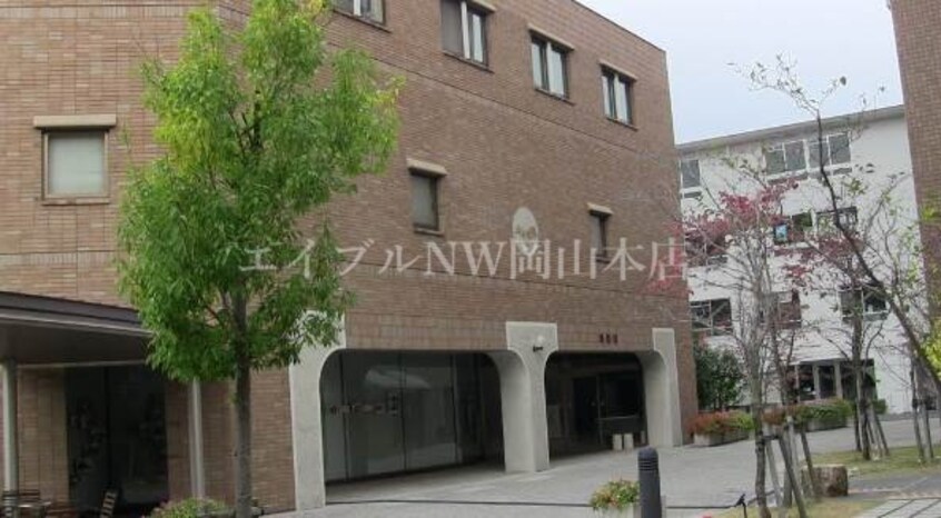 中国短期大学(大学/短大/専門学校)まで2163m プリムヴェール