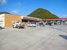 セブンイレブン岡山牟佐店(コンビニ)まで818m ラ・ベルデューラⅤ