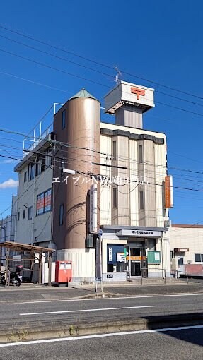 ポプラ岡山岡工前店(コンビニ)まで555m ドムスフローラ　Ｂ棟