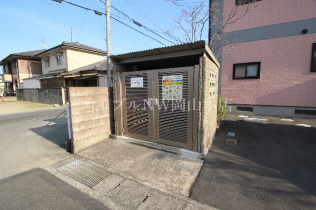  ラッキータウン庭瀬　Ａ棟