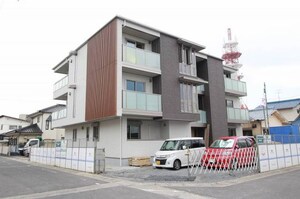 シャーメゾンガーデンズ上中野