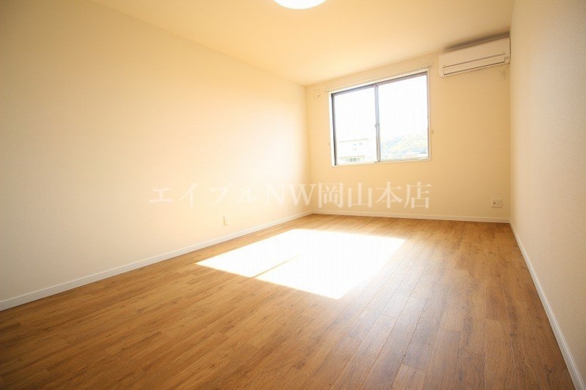 洋室1 ラ・イース津高