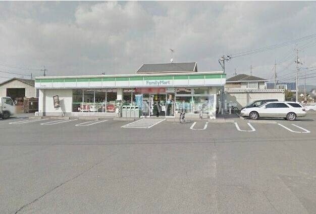 ファミリーマート岡山兼基店(コンビニ)まで366m フィオリスタ　アンジェラ