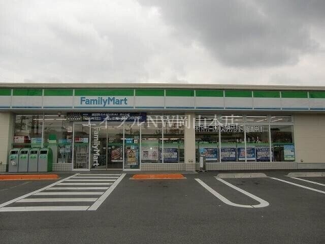 ファミリーマート岡山庭瀬店(コンビニ)まで661m ラ・ベルコリーヌＡ