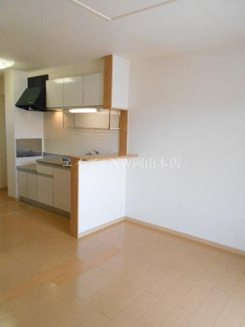  サンメゾン津高