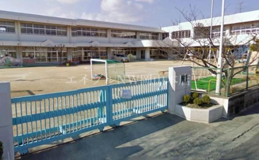 岡山市立芳明幼稚園(幼稚園/保育園)まで592m カーサフィオーレ西市駅前