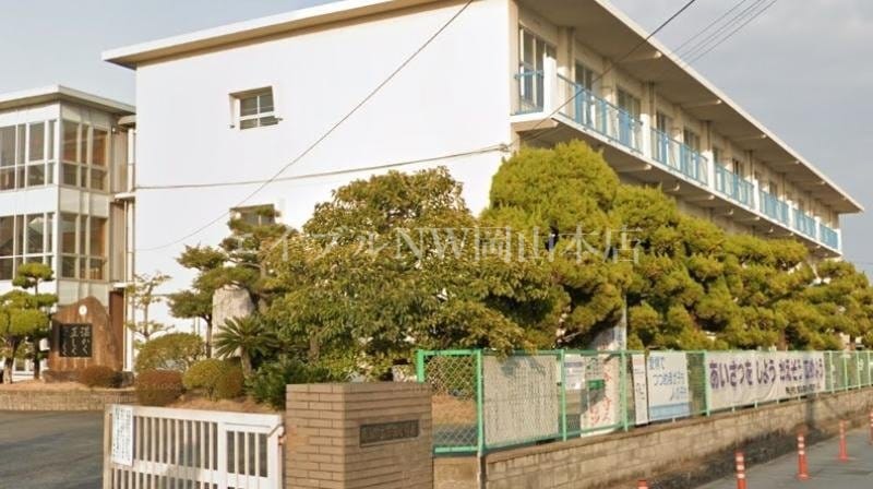 岡山市立芳田小学校(小学校)まで1385m エルハイムⅢ　
