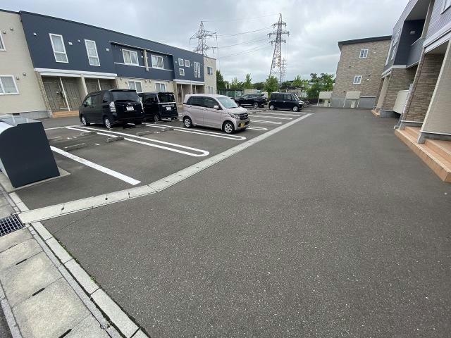  エルムプラシード5号館