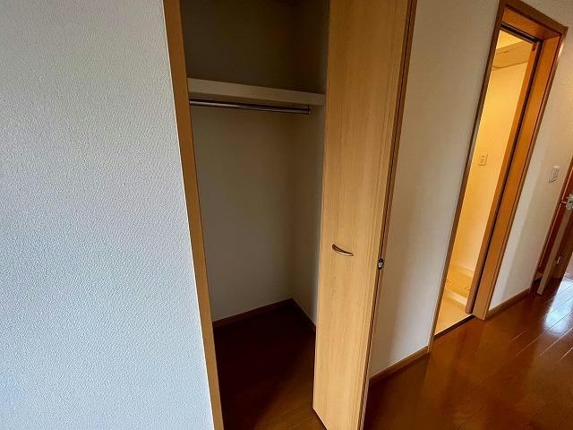  エルムプラシード5号館