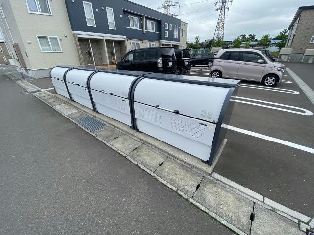  エルムプラシード5号館