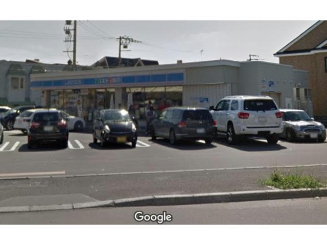 ローソン函館富岡二丁目店(コンビニ)まで600m グランハイム・エフ