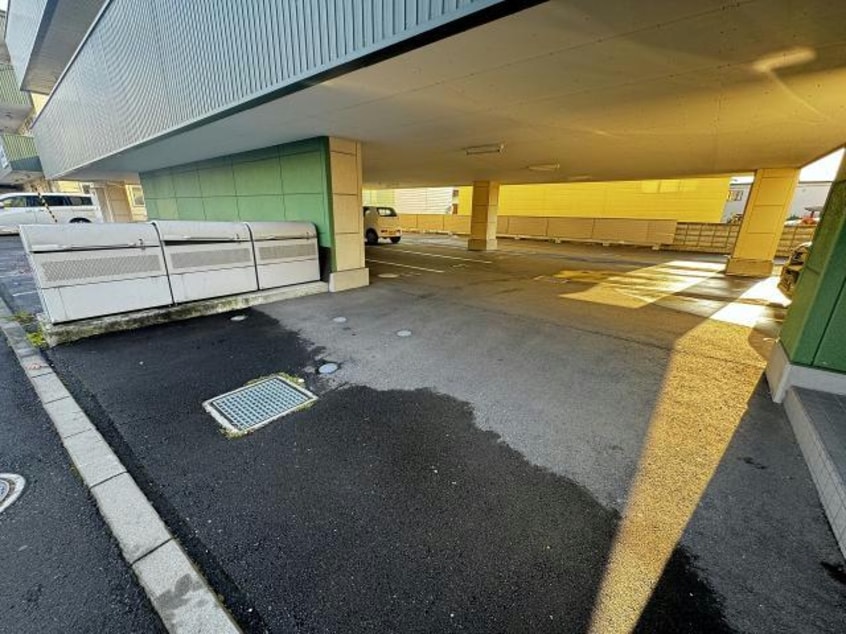  アールズフラット３