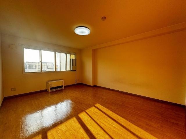  アールズフラット３