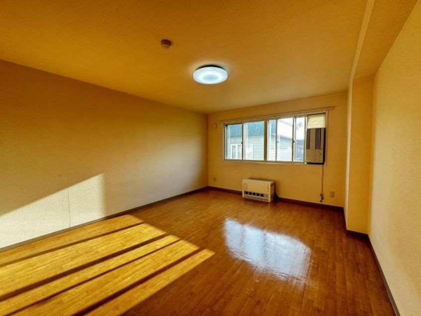  アールズフラット３