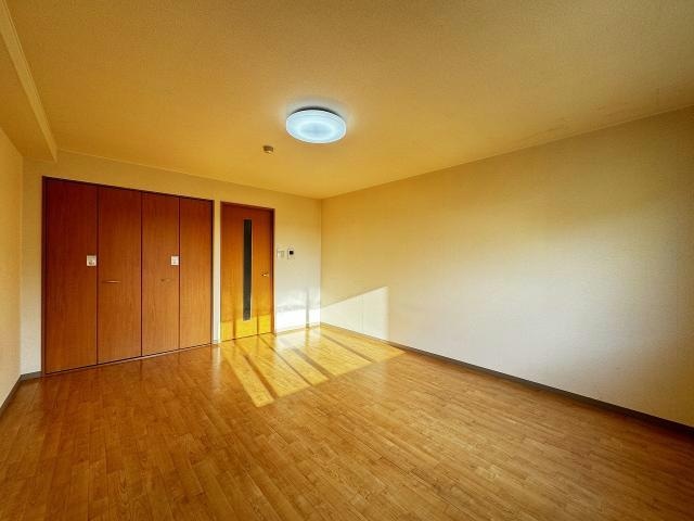  アールズフラット３