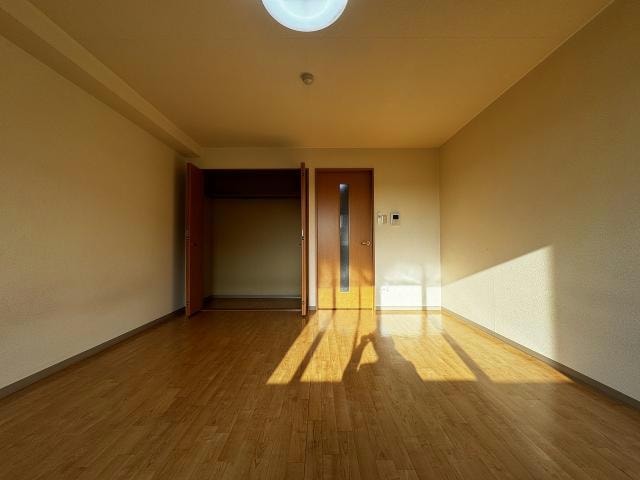  アールズフラット３