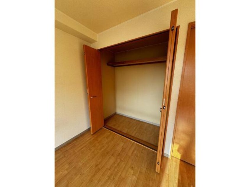  アールズフラット３