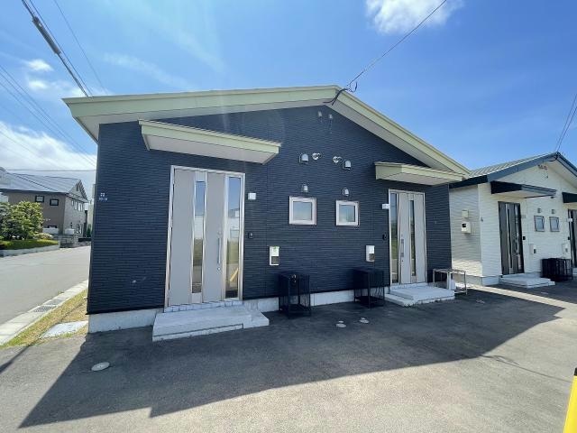  亀田港町1棟2戸貸家
