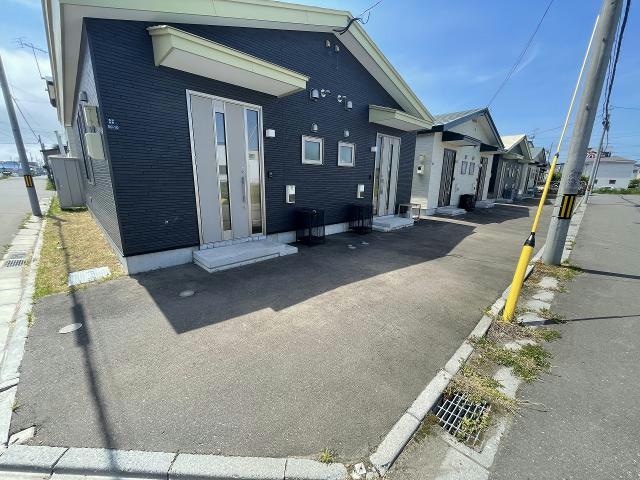  亀田港町1棟2戸貸家