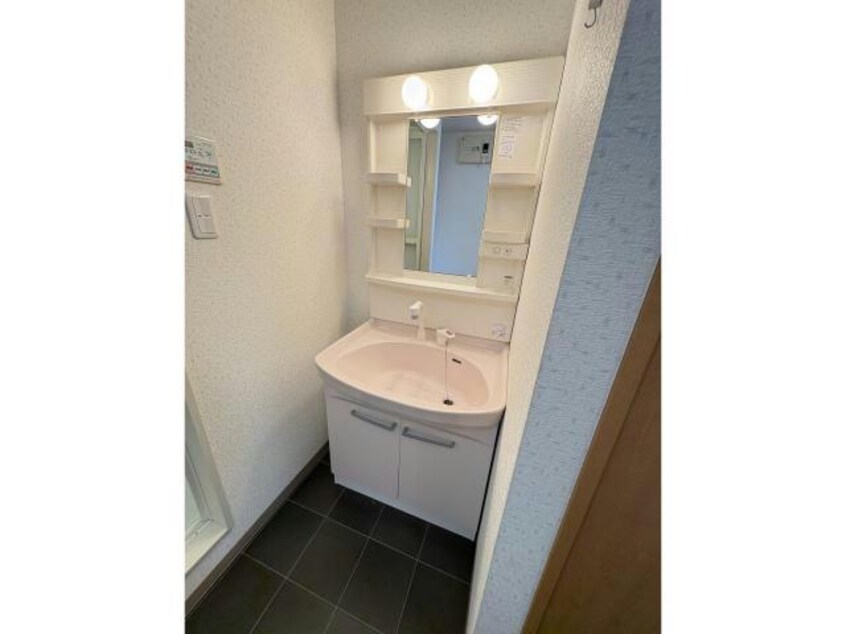  サンエスタシオン湯川