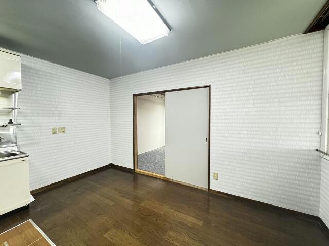  日乃出町10番一棟三戸