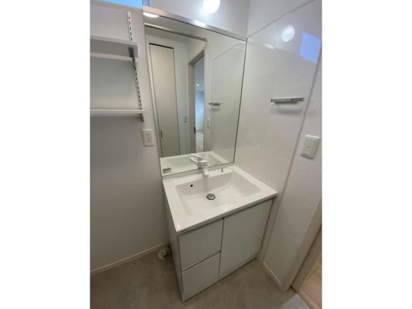  桔梗町435番貸家