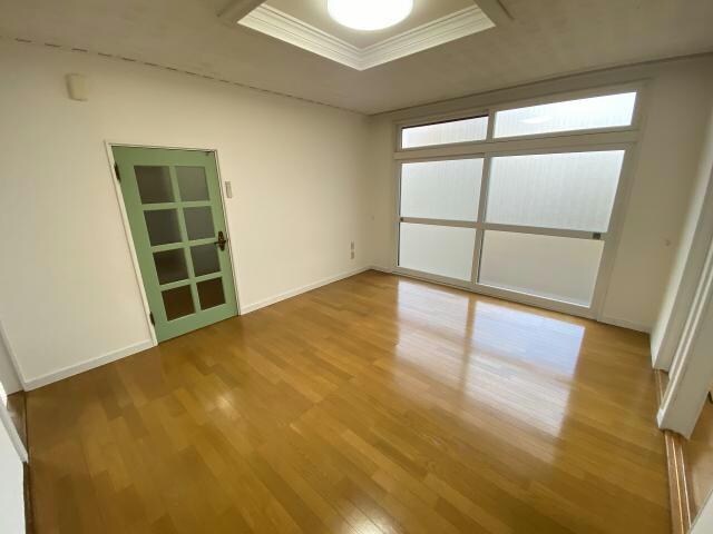  深堀町23番貸家