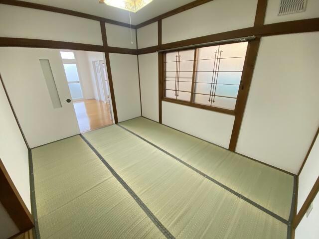  深堀町23番貸家