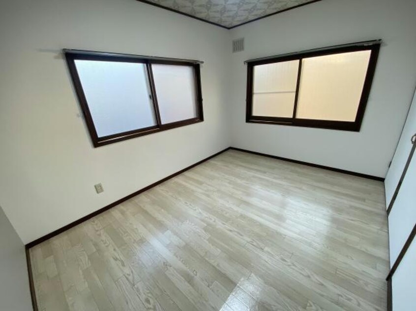  深堀町23番貸家