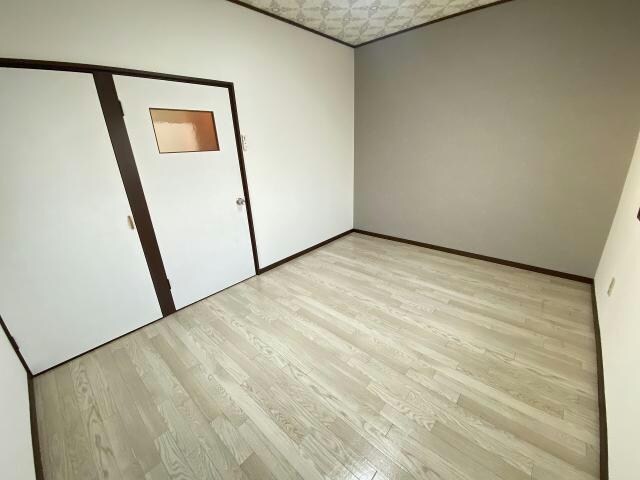  深堀町23番貸家