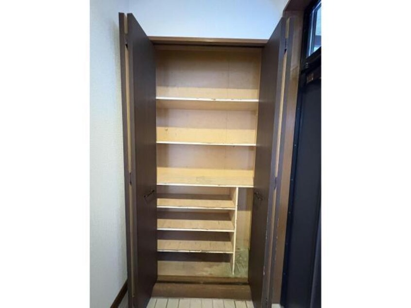  湯川町2丁目34番貸家